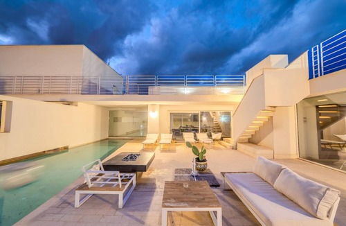 Torretta House | 400 m² House ∙ 4 bedrooms ∙ 8 guests