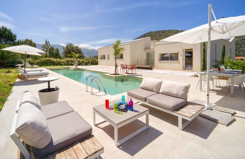Torretta House | 400 m² House ∙ 4 bedrooms ∙ 8 guests