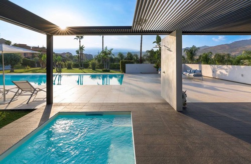 Calatabiano Villa | 400 m² Villa ∙ 7 bedrooms ∙ 14 guests