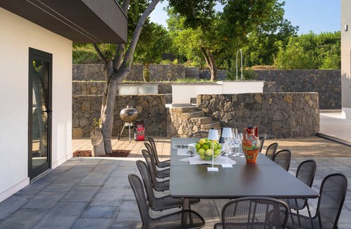 Mascali Villa | 400 m² Villa ∙ 6 bedrooms ∙ 12 guests