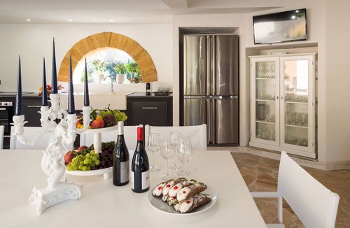 Agrigento Villa | 400 m² Villa ∙ 7 bedrooms ∙ 14 guests