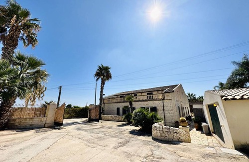 Donnalucata Villa | 400 m² Villa ∙ 7 bedrooms ∙ 16 guests