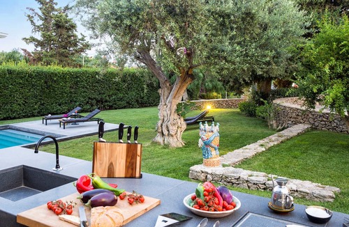 Syracuse Villa | 420 m² Villa ∙ 4 bedrooms ∙ 8 guests