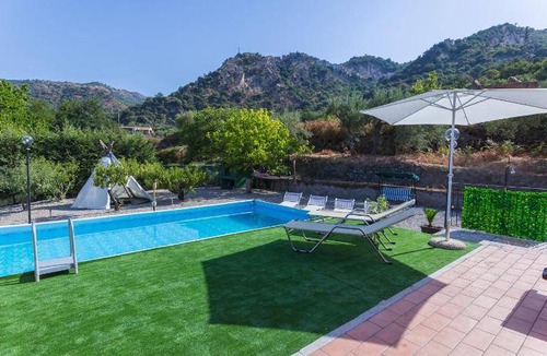 Motta Camastra Villa | 420 m² Villa ∙ 2 bedrooms ∙ 7 guests