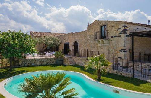 Buccheri Hotel | 49 m² Hotel ∙ 4 guests