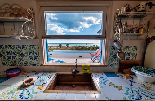 Porto Palo Villa | 50 metres from Blue Flag Portopalo beach, patio w/beach view
