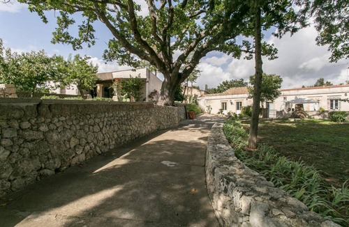 Noto House | 500 m² House ∙ 6 bedrooms ∙ 12 guests