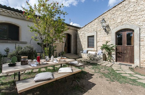 Noto House | 500 m² House ∙ 6 bedrooms ∙ 12 guests