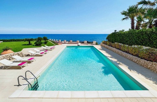 Fontane Bianche Villa | 500 m² Villa ∙ 6 bedrooms ∙ 12 guests
