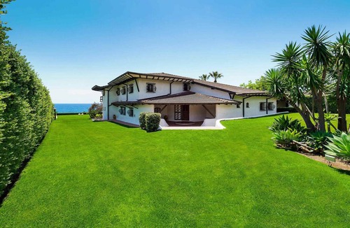 Fontane Bianche Villa | 500 m² Villa ∙ 6 bedrooms ∙ 12 guests
