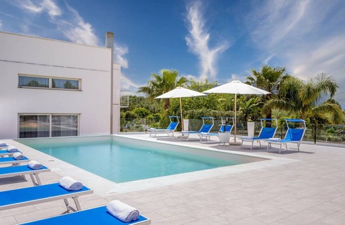 Alcamo Marina Villa | 500 m² Villa ∙ 6 bedrooms ∙ 12 guests