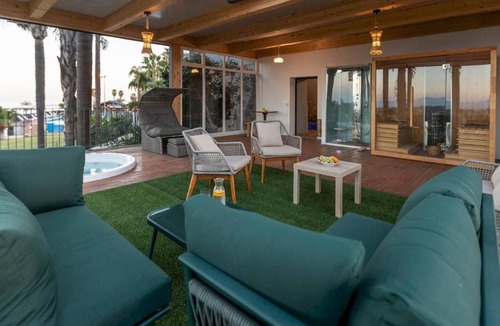 Santa Venerina Apartment | 560 m² Apartment ∙ 6 bedrooms ∙ 12 guests