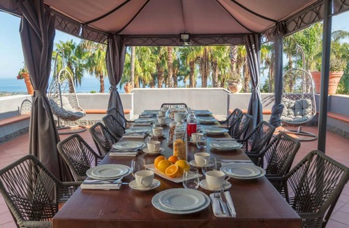 Santa Venerina Villa | 560 m² Villa ∙ 6 bedrooms ∙ 12 guests