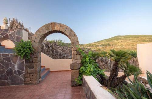 Pantelleria House | 60 m² House ∙ 2 bedrooms ∙ 4 guests