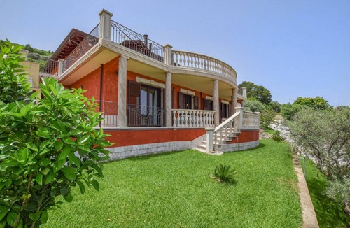 Gioiosa Marea House | 615 m² House ∙ 5 bedrooms ∙ 10 guests