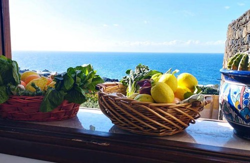 Pantelleria House | 65 m² House ∙ 2 bedrooms ∙ 6 guests