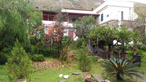 Mortelle House | 65 m² House ∙ 2 bedrooms ∙ 5 guests
