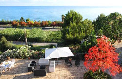 Caronia Villa | 70 m² Villa ∙ 2 bedrooms ∙ 5 guests