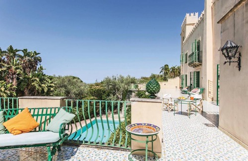 Venetico House | 700 m² House ∙ 9 bedrooms ∙ 16 guests