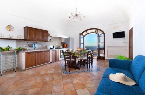 Montepertuso House | 75 m² House ∙ 2 bedrooms ∙ 5 guests