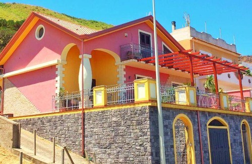 Capo Peloro House | 80 m² House ∙ 2 bedrooms ∙ 6 guests
