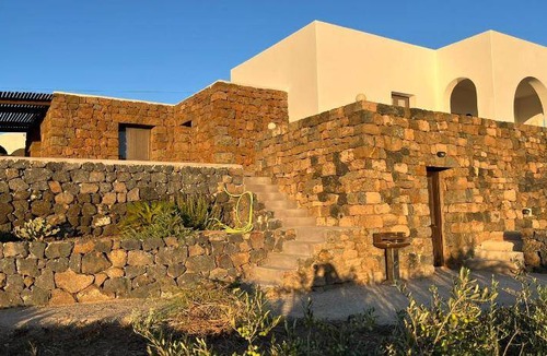 Pantelleria House | 80 m² House ∙ 2 bedrooms ∙ 4 guests