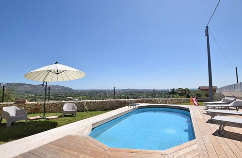 Floridia Villa | 80 m² Villa ∙ 2 bedrooms ∙ 5 guests