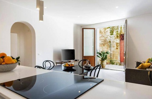 Trapani Apartment | 82 m² Apartment ∙ 2 bedrooms ∙ 5 guests