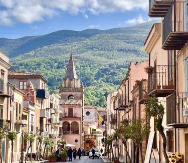 Castelbuono Apartment | 84 m² Apartment ∙ 3 bedrooms ∙ 5 guests