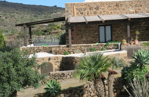 Pantelleria House | 84 m² House ∙ 5 bedrooms ∙ 11 guests