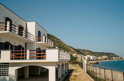 Marina di Caronia Other | 90 m² Accommodation ∙ 2 bedrooms ∙ 5 guests