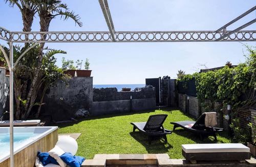 Santa Tecla Villa | 90 m² Villa ∙ 2 bedrooms ∙ 4 guests