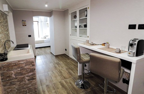 Triggiano House | A few kilometers from the center of Bari characteristic period house. Separate entrance