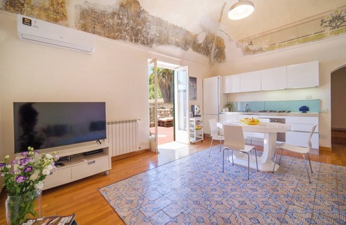 Calatafimi Villa | A prestigious historic estate with a pool, in Segesta, near the beach in Alcamo