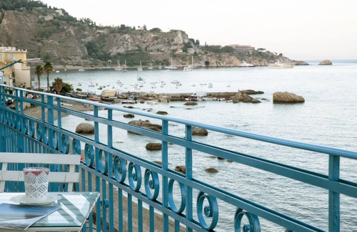 Giardini Naxos Apartment | A stone's throw - Luxury Apartment