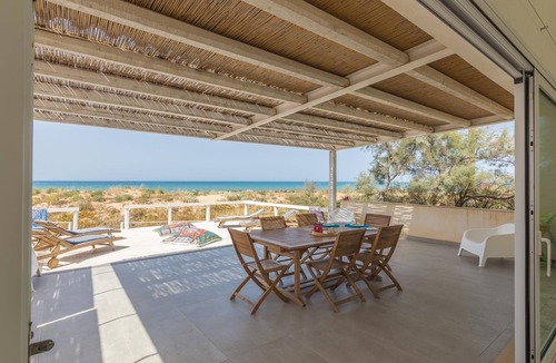 Donnalucata Villa | Absolutely Unique! . 'TERRACE ON THE SEA '