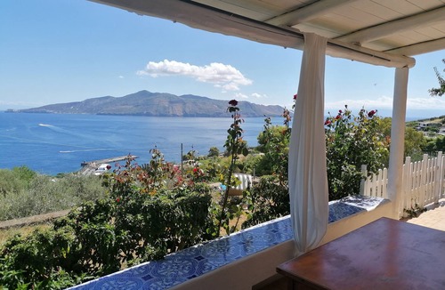 Santa Marina Salina House | Aeolian cottage sea view