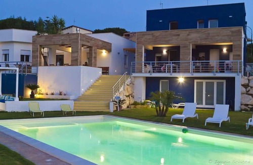 Alcamo Historic Center Villa | Aesthetic Villa With Colorful Surroundings And Pool