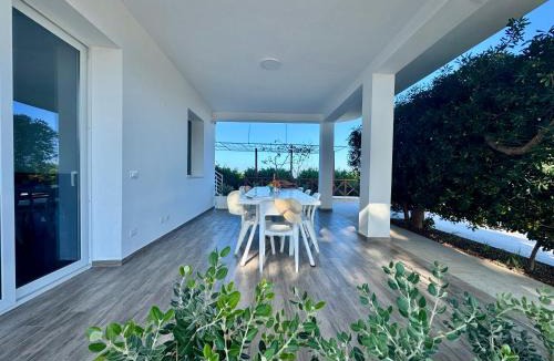 Campofelice di Roccella House | Al Grande Pino - Private pool, Jacuzzi and amazing Sunset