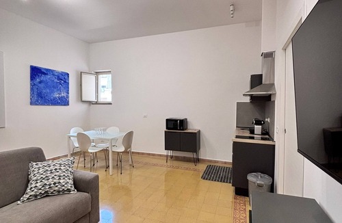 Partanna Apartment | Almarè Mondello, apartment in Mondello, 11 minutes' walk from the beach