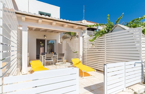 Caucana-finaiti-casuzze-finaiti Nord House | Amarillis, seafront apartment on the beach of Caucana (Punta Secca)