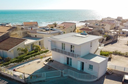 Cava dʼAliga Apartment | Amazing apartment in Cava D'aliga