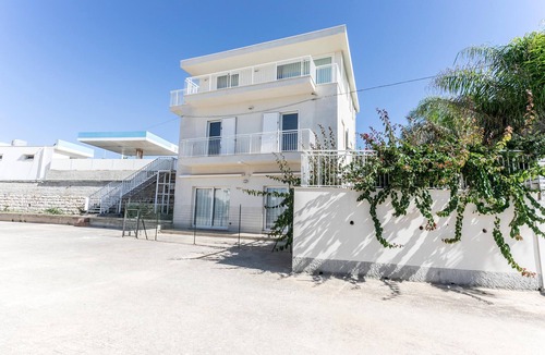 Cava dʼAliga Apartment | Amazing apartment in Cava D'aliga