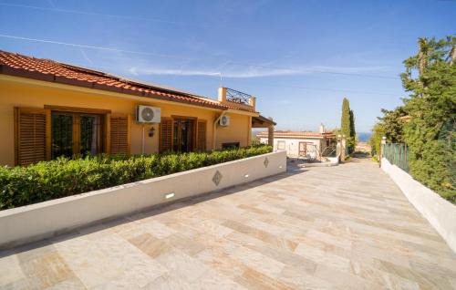 Torre Colonna-sperone House | Amazing Home In Altavilla Milicia