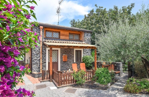 Santa Venerina House | Amazing home in Santa Venerina