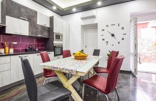 Mitogio House | Amazing home in Mitogio with WiFi