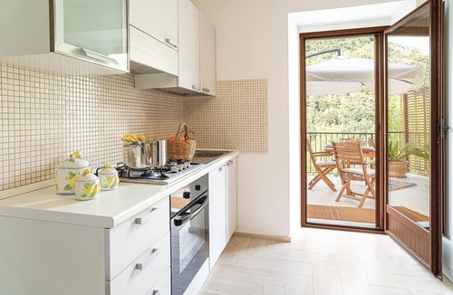 Torraca House | Amazing home in Torraca with WiFi