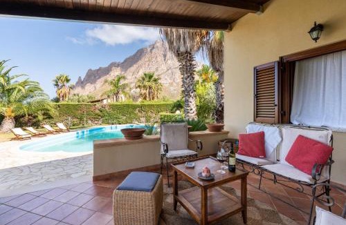 Custonaci Villa | Amazing sunset with swimming pool