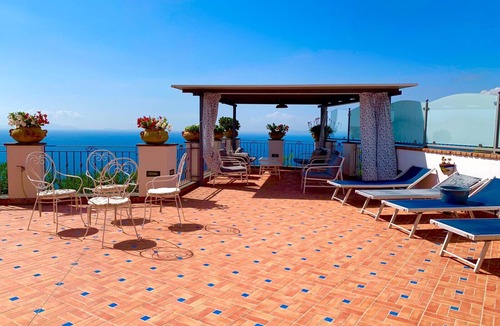 Massa Lubrense Ski Chalet | AMORE RENTALS - Casa Tatano with Private Swimming Pool, Sea View and Parking