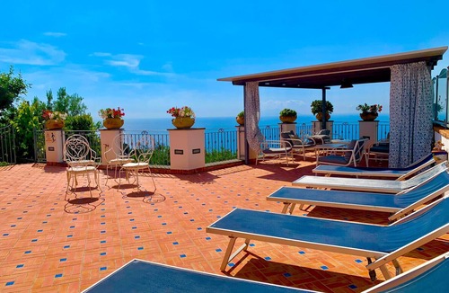 Massa Lubrense Ski Chalet | AMORE RENTALS - Casa Tatano with Private Swimming Pool, Sea View and Parking
